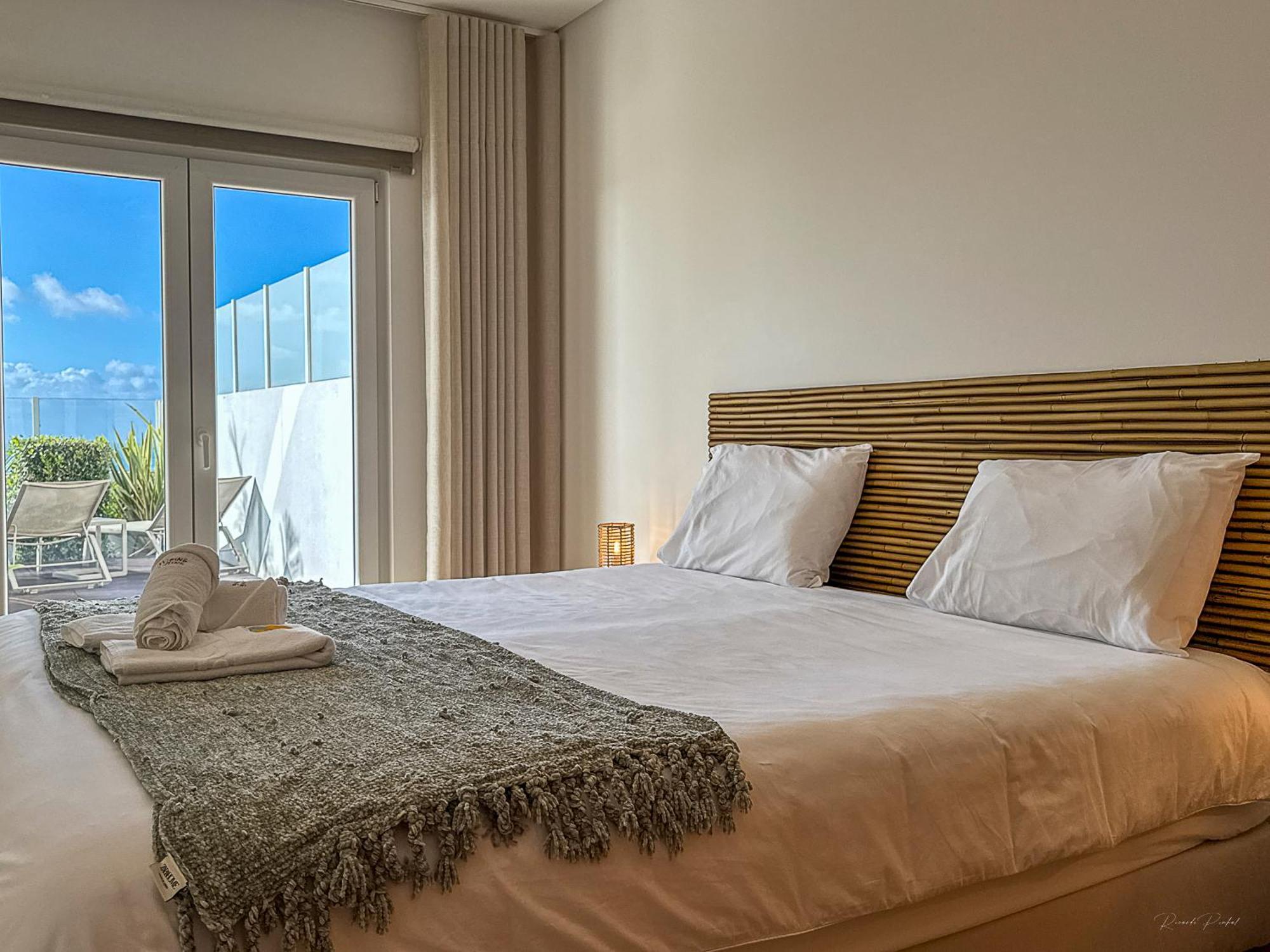 Hotel Vibing & Liming Ericeira Extérieur photo